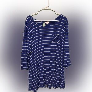 Super cute and comfy ladies top! Great condition! 2x